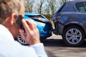 Oldalunkon a közlekedési baleset szereplői találhatnak hasznos információkat, hogy kitől és milyen mértékű közúti baleseti kártérítésre lehetnek jogosultak.